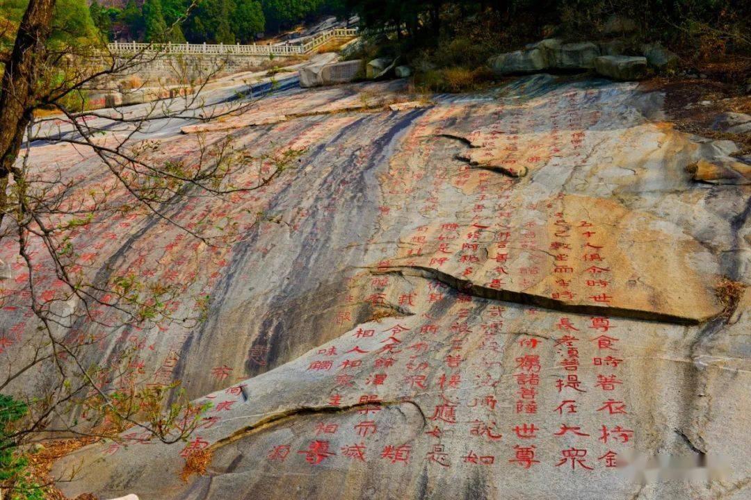 神秘洞口逃脱